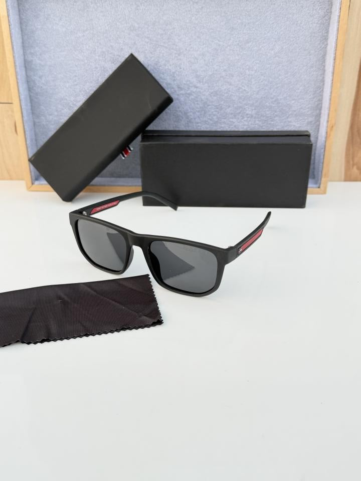 To_mmy_hilf_iger_2568_black_red